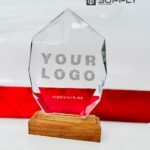 Trophée polygone Transparent en Cristal - Gravure Laser et Marquage UV