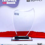 Trophée en Verre Cristal Forme Bouclier Arrondi – Modèle MEH-24 (20x13,5 cm)
