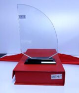 Trophée en Verre Cristal Forme Quart de Cercle – Modèle MEH-1 (24x16 cm) – Image 2