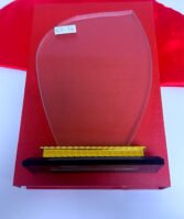 Trophée en Verre Cristal Forme Bouclier Asymétrique – Modèle MEH-14 (24x16 cm) – Image 4