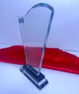 Trophée en Verre Cristal Forme Pointe Asymétrique – Modèle MEH-19 (26x13 cm) – Image 8