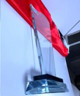 Trophée en Verre Cristal Forme Pointe Asymétrique – Modèle MEH-19 (26x13 cm) – Image 6