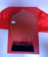Trophée en Verre Cristal Forme Bouclier – Modèle MEH-8 (24x16 cm) avec Socle en Verre Noir – Image 6