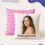 Coussin velours sublimation – 41 × 41 cm (une face blanche / une face rose à cœurs)