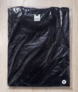 T-shirt prémium en Noir col rond manches courtes unisexe 100% coton – Image 2